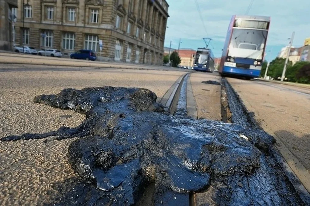 Yssy sebäpli asfalt eredi