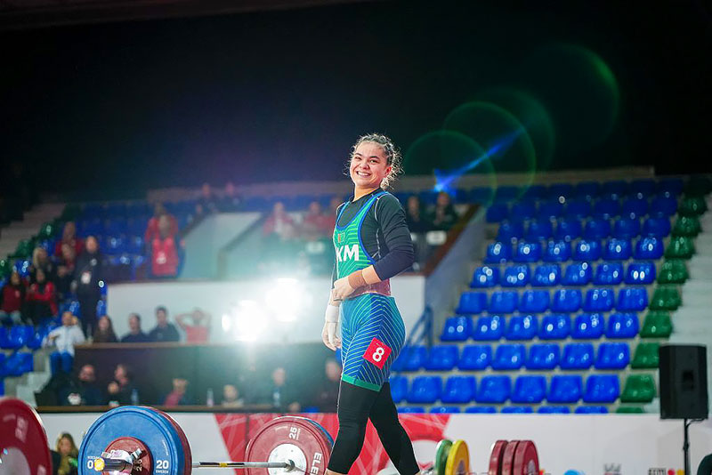 A Turkmen weightlifter has won a gold medal at the World Junior Championships