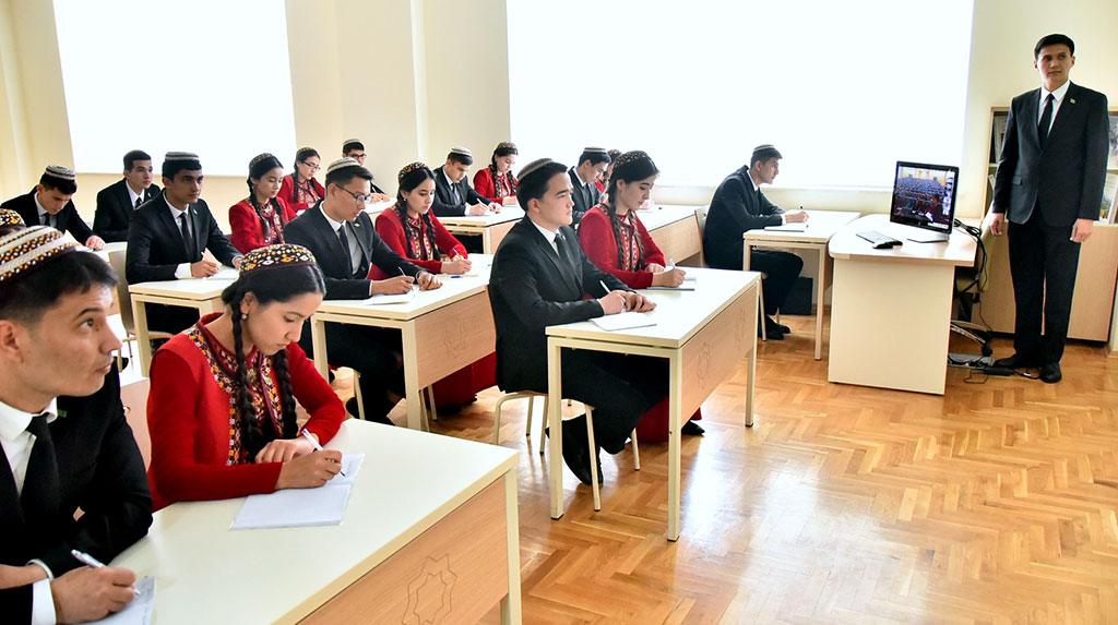 Dalaşgärlere giriş synaglary üçin nähili resminamalar gerek?