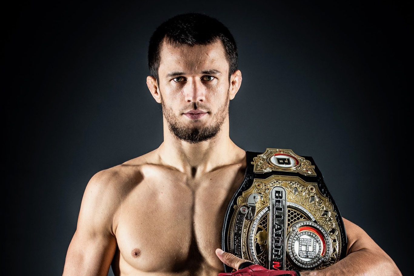Усман Нурмагомедов успешно защитил чемпионский пояс PFL