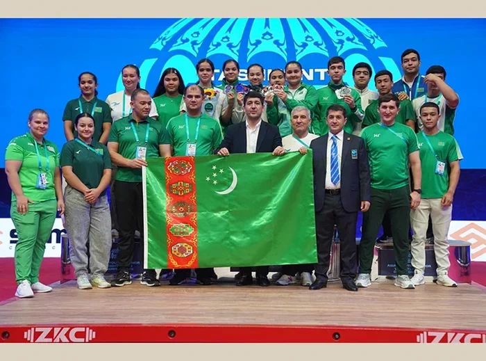 Turkmen weightlifters won 10 medals at the Asian Championships