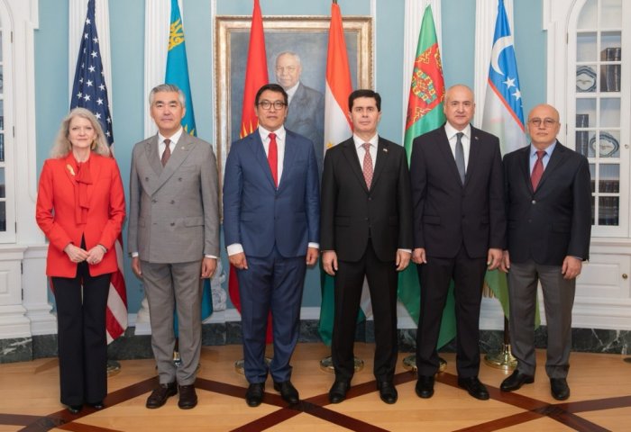 Hyzmatdaşlygy ösdürmegiň mümkinçiliklerine garaldy